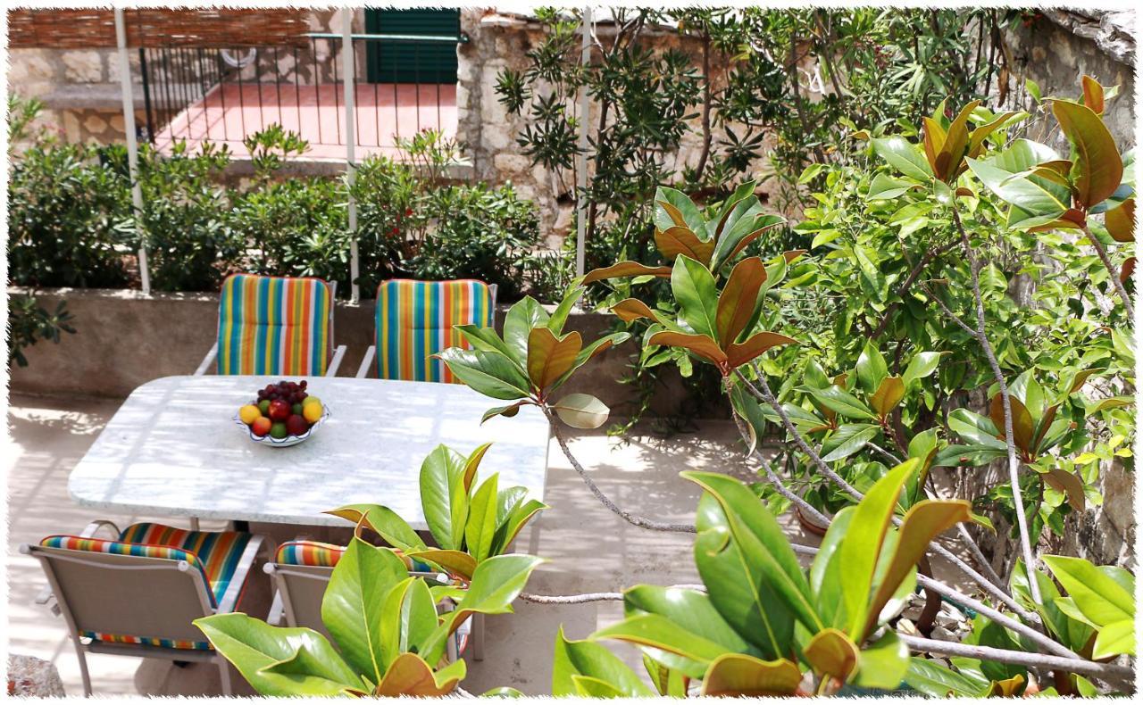 Apartment Dane Primosten Bagian luar foto